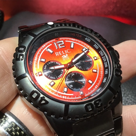 RARE RED RELIC - Picture 2 of 8